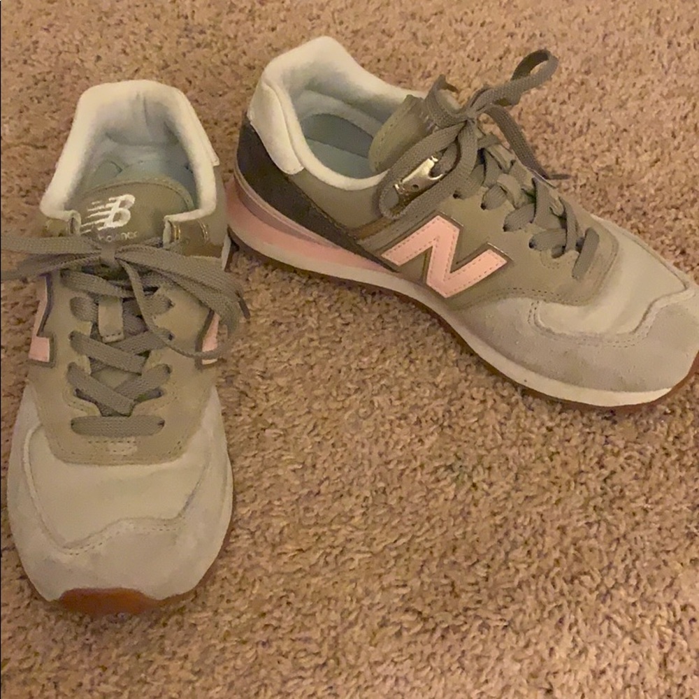 New Balance 574 light gray with light gold